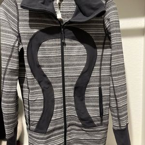 Lulu lemon size 4 zip up heather jacket